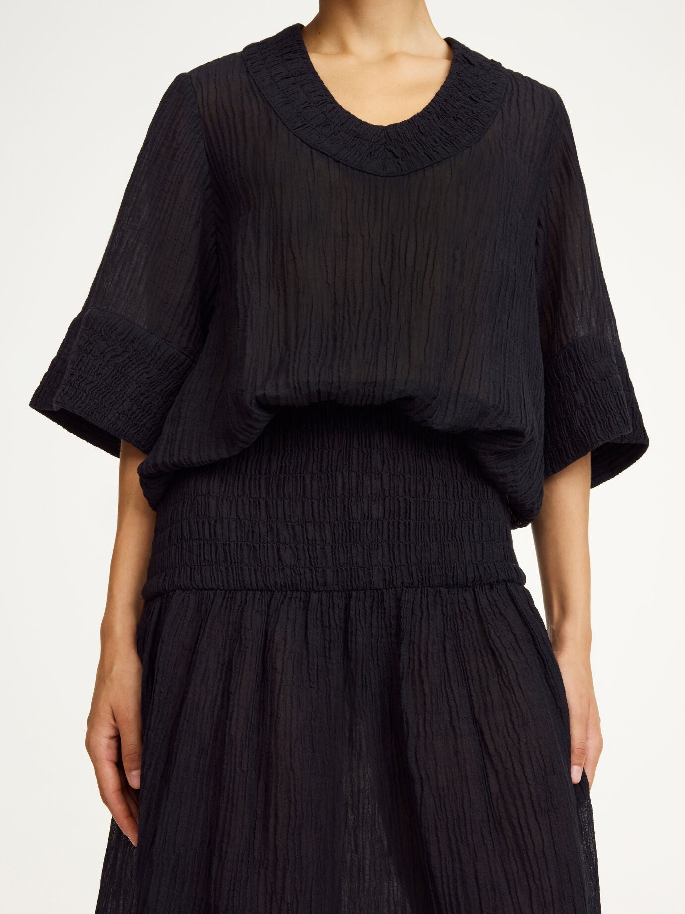 ANAIS | BLACK