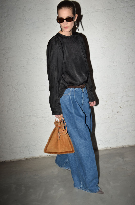 BLACK / 34