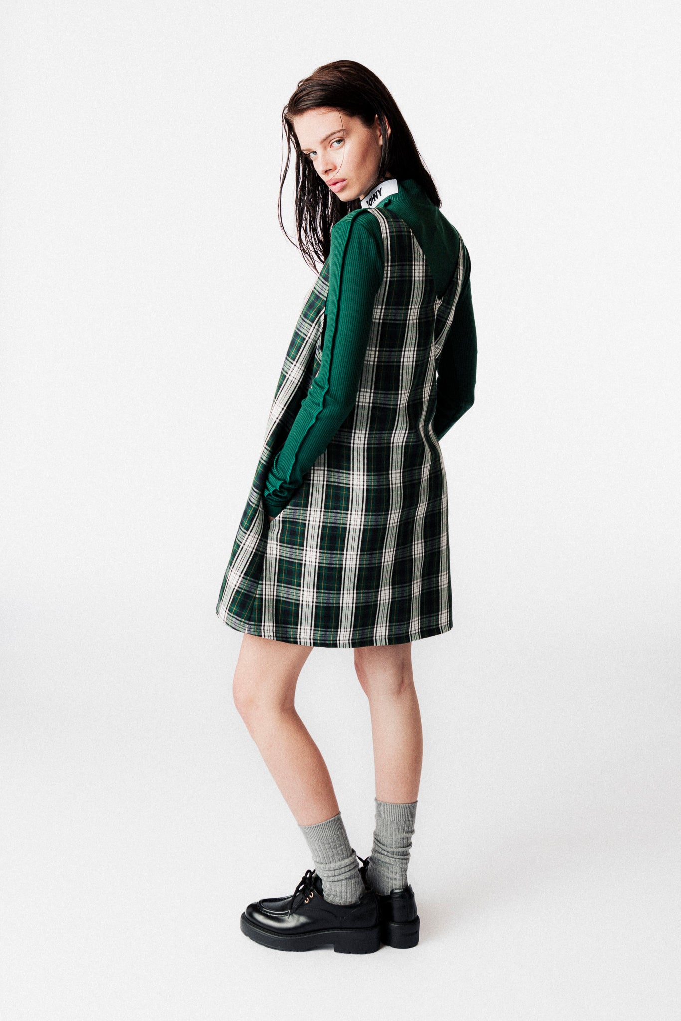 BOB PLEATED V NECK DRESS