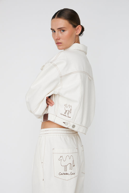 WHITE / 34