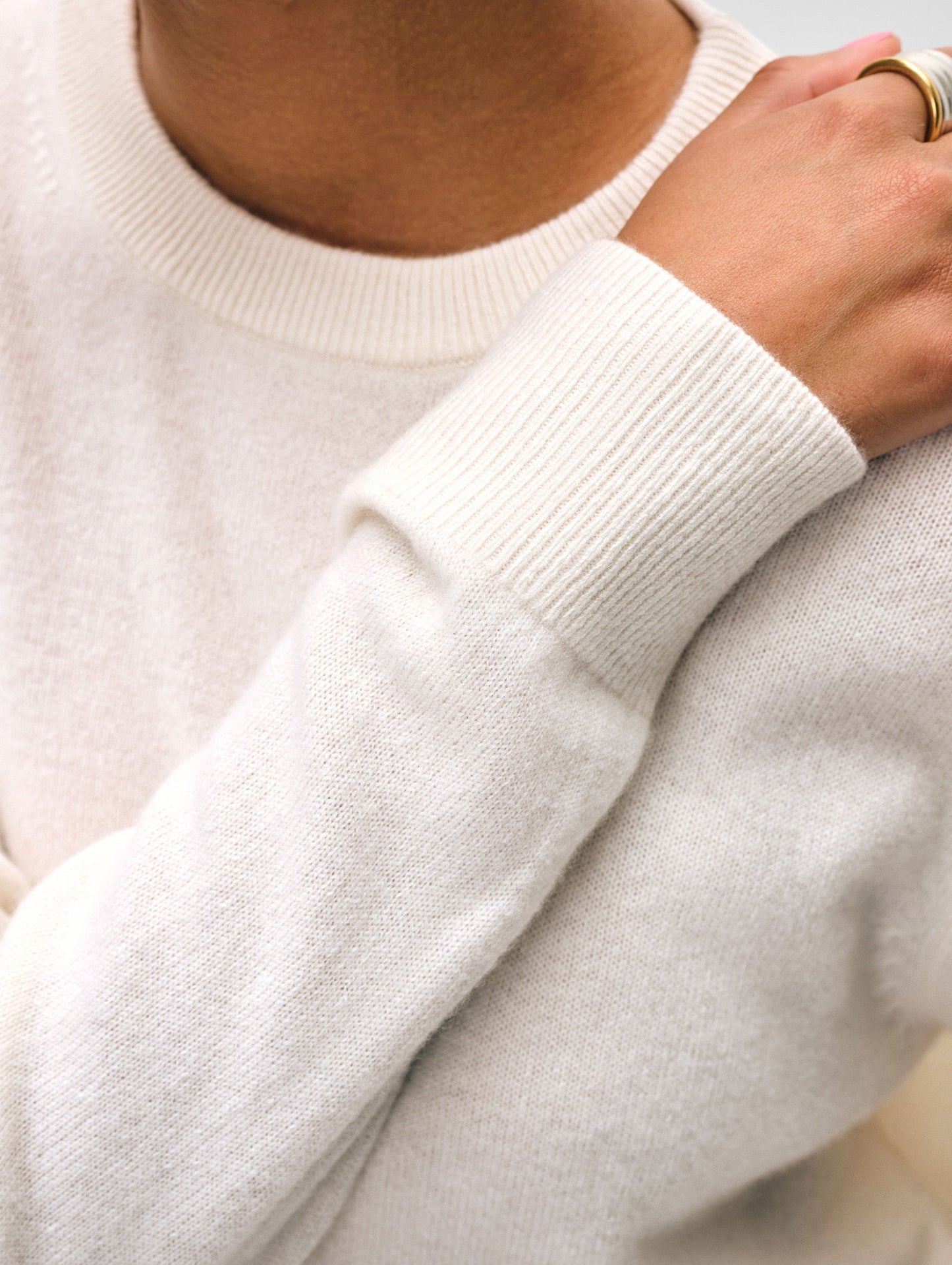 CASHMERE CREW | SOFT WHITE
