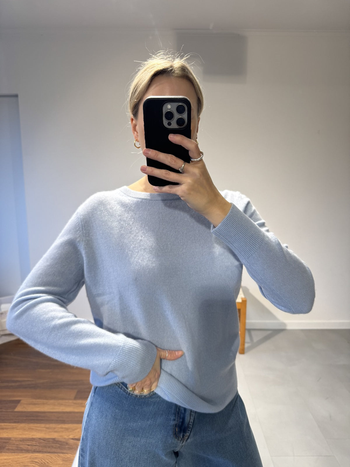 CASHMERE CREWNECK | LIGHT BLUE