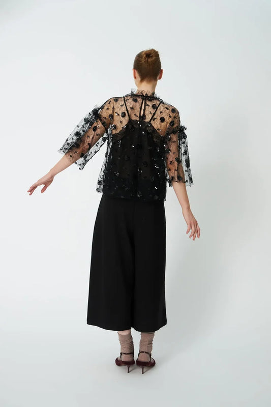 BLACK / 34