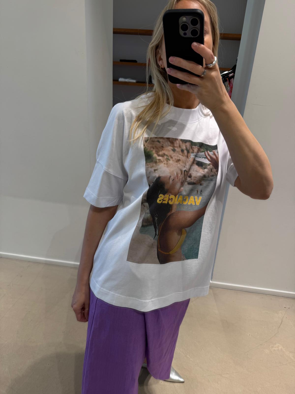 VACANCES BOXY TEE | WHITE
