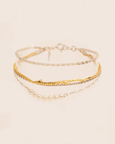 BRACELET WITH BRANCH ELEMENT & CHAINS | GOLD