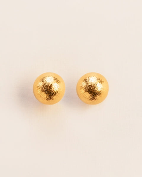 HAMMERED BALL STUD EARRING | GOLD