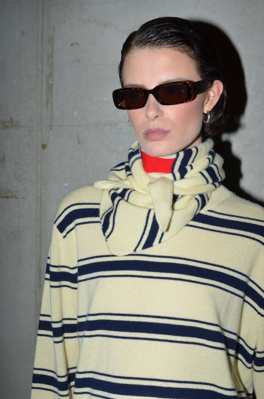 PALE BANANA-NAVY / TU