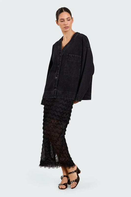 BLACK / 34