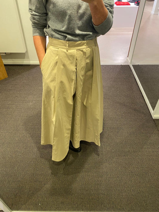 BEIGE / 34