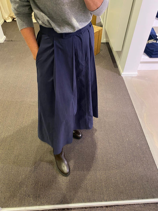 NAVY / 34