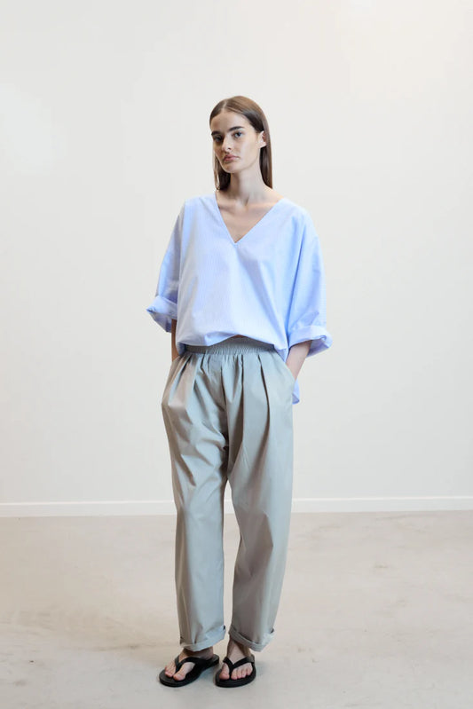 GREY / 34