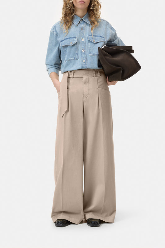 BEIGE / 23