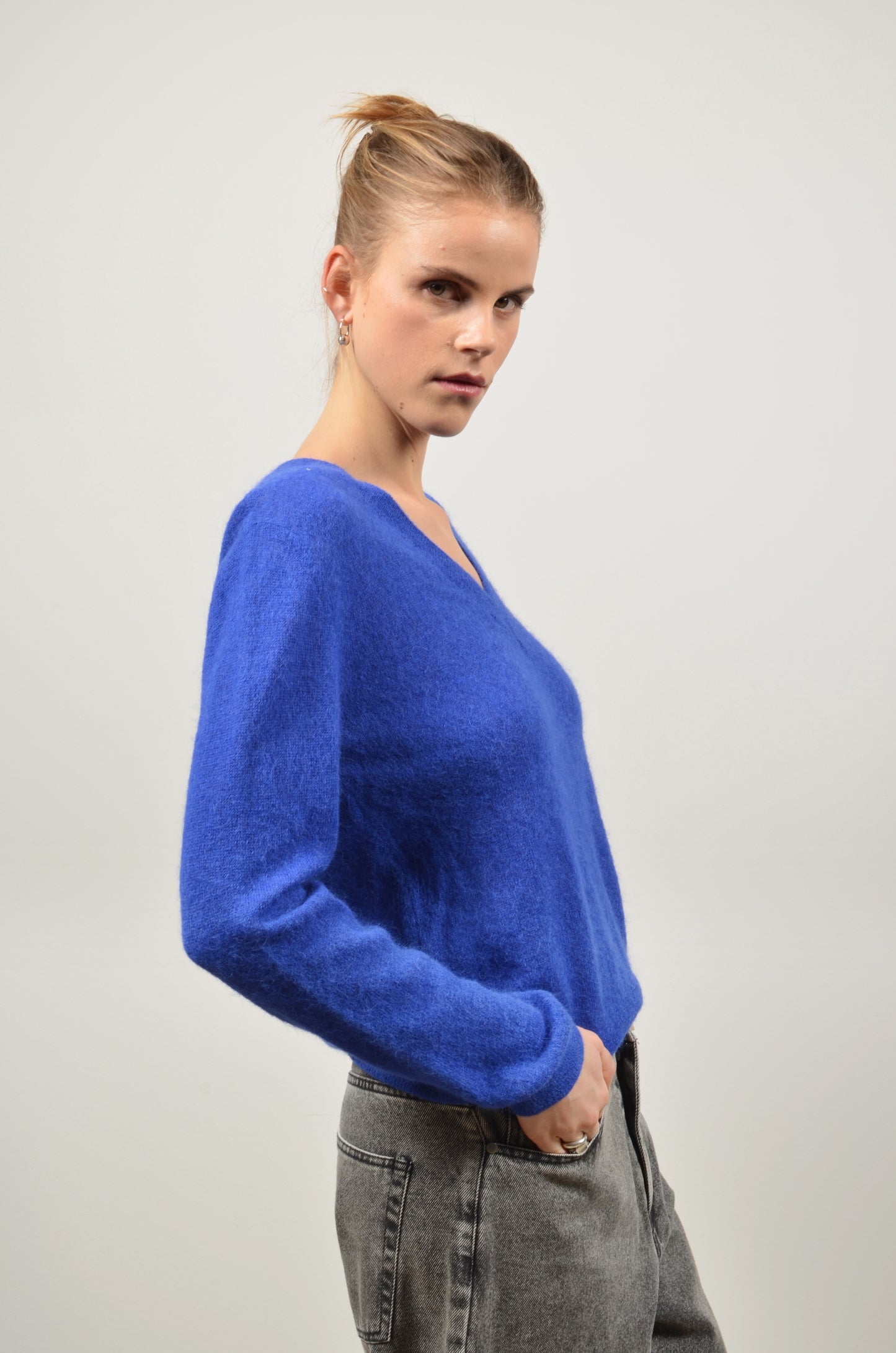 KAREV pullover | ELECTRIC BLUE