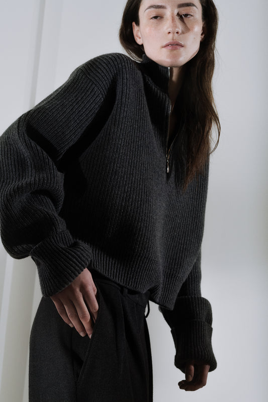 DARK GREY / 34