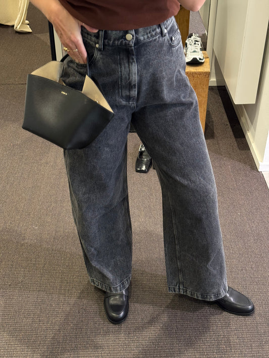 WASHED BLACK DENIM / 34