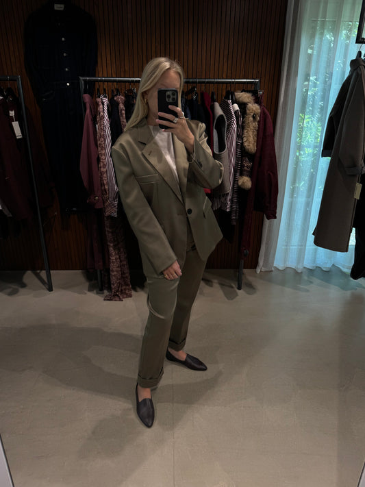 OLIVE / 34