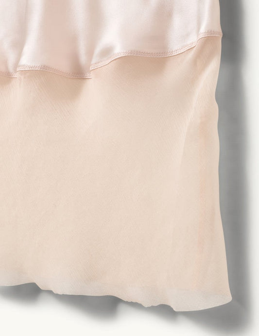 BLUSH / 34