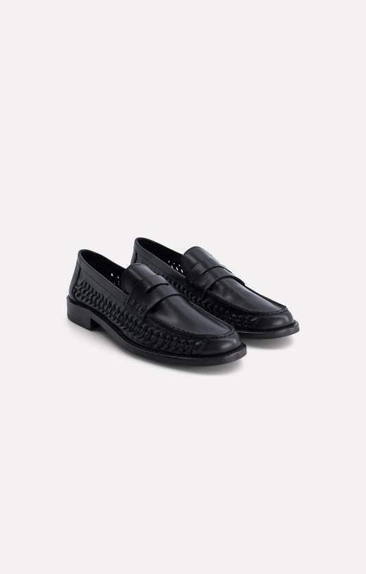 BLACK / 36