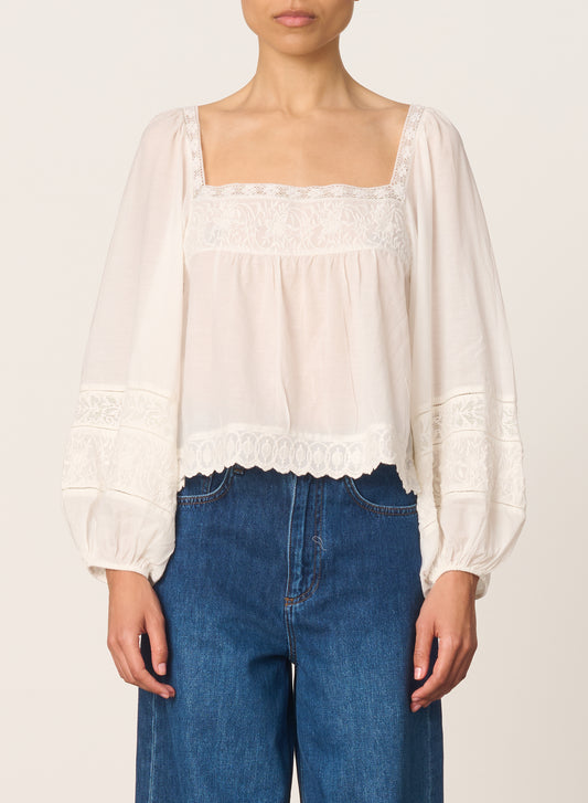 WHITE / 34