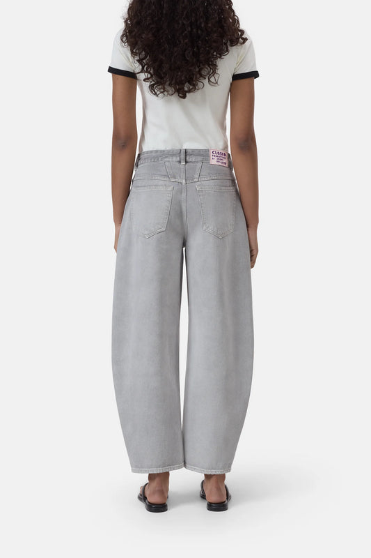 GREY / 23