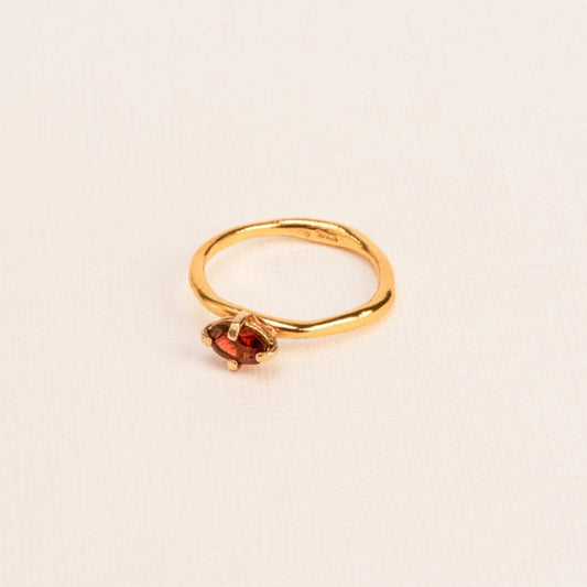 ORGANIC RING WITH GARNET | GOLD