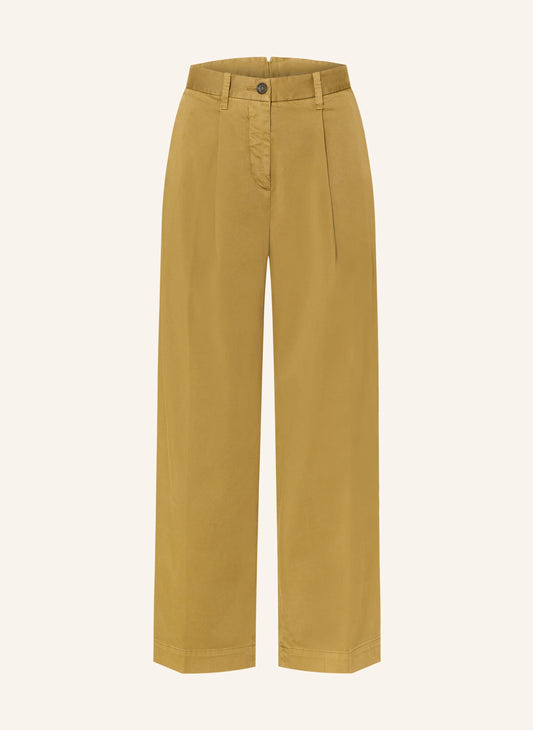 KHAKI / 23