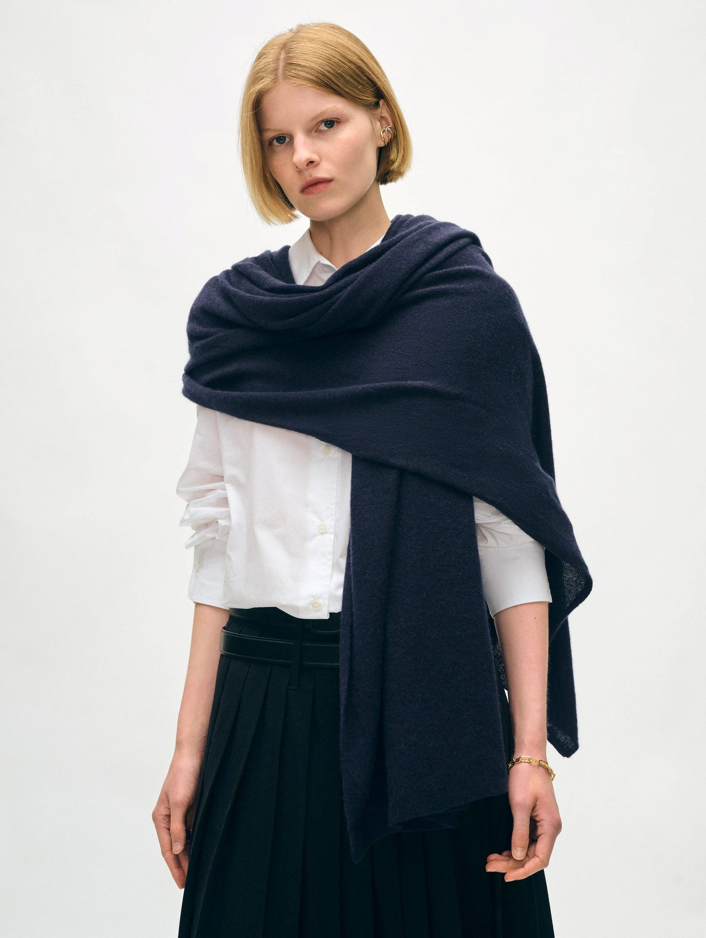 CASHMERE TRAVEL WRAP | NAVY