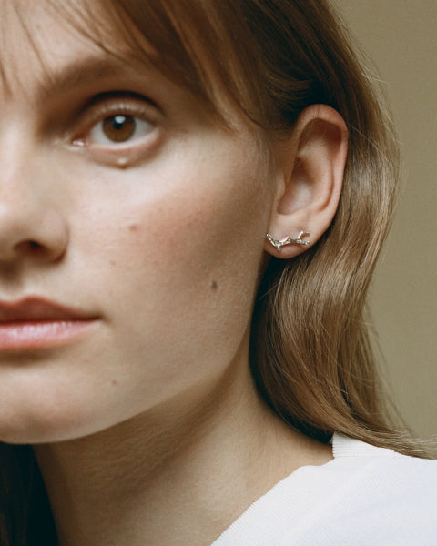 SINGLE BRANCH SHAPED STUD EARRING | SILVER